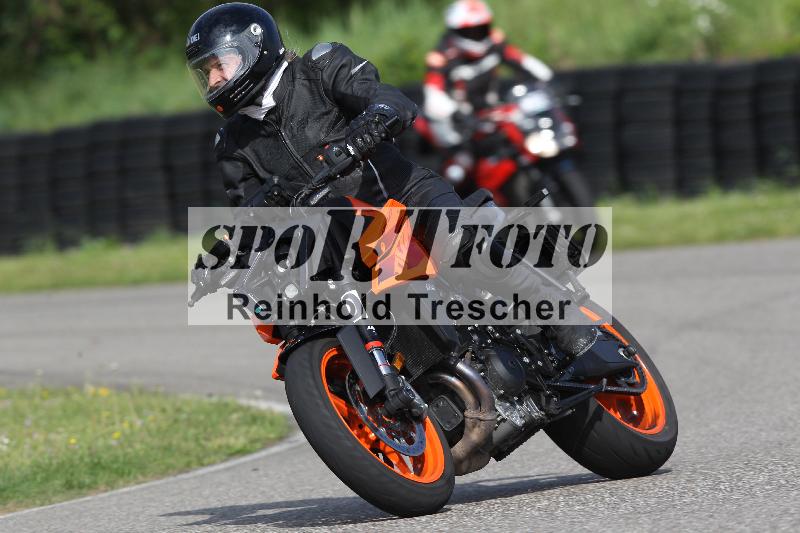 /Archiv-2025/10 23.04.2025 Cornu Master School ADR/gruen-vert/30